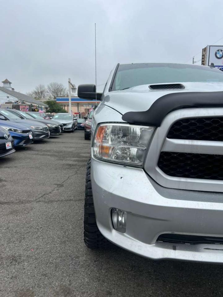 RAM 1500 Express 4x4 Crew Cab 5'7" Box 2014
