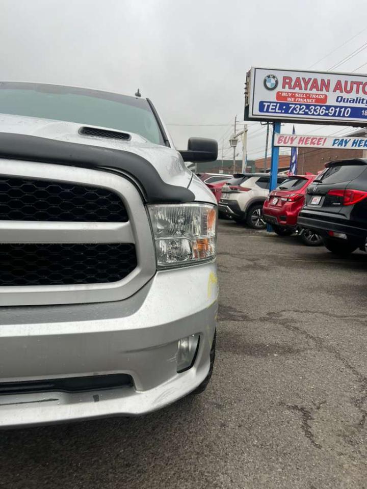 RAM 1500 Express 4x4 Crew Cab 5'7" Box 2014