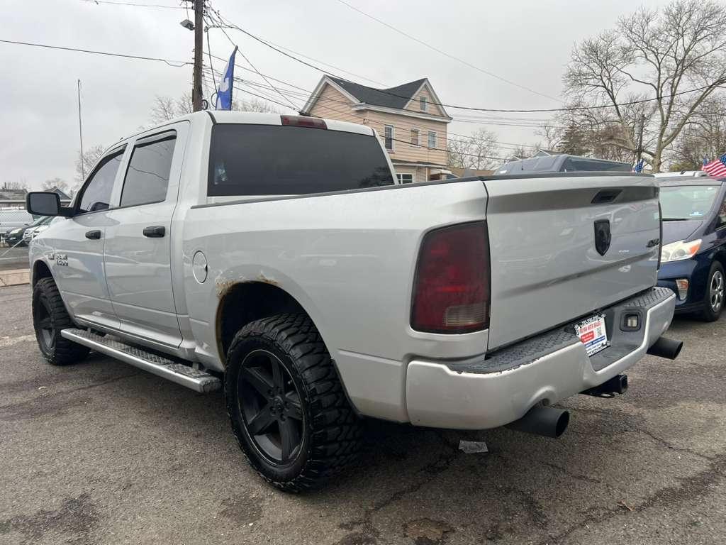 RAM 1500 Express 4x4 Crew Cab 5'7" Box 2014