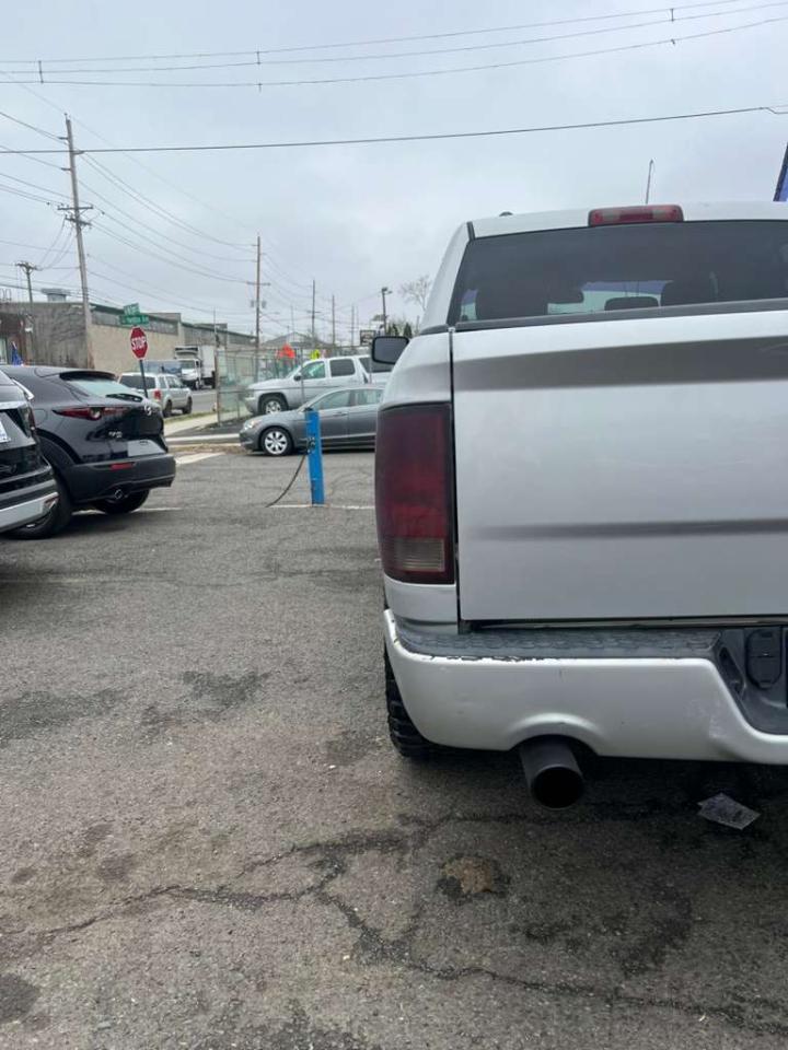 RAM 1500 Express 4x4 Crew Cab 5'7" Box 2014