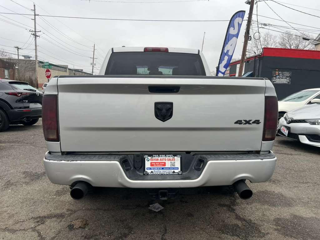 RAM 1500 Express 4x4 Crew Cab 5'7" Box 2014