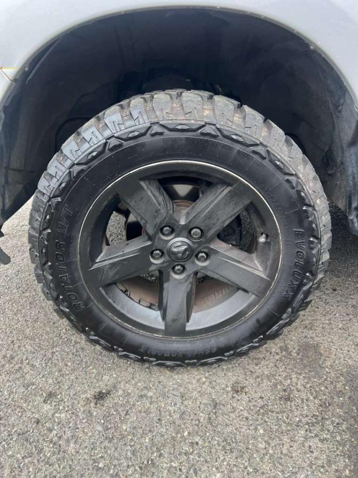 RAM 1500 Express 4x4 Crew Cab 5'7" Box 2014