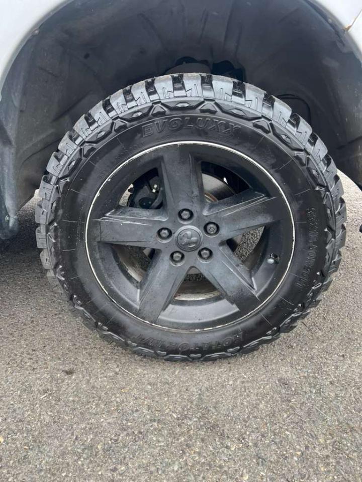 RAM 1500 Express 4x4 Crew Cab 5'7" Box 2014