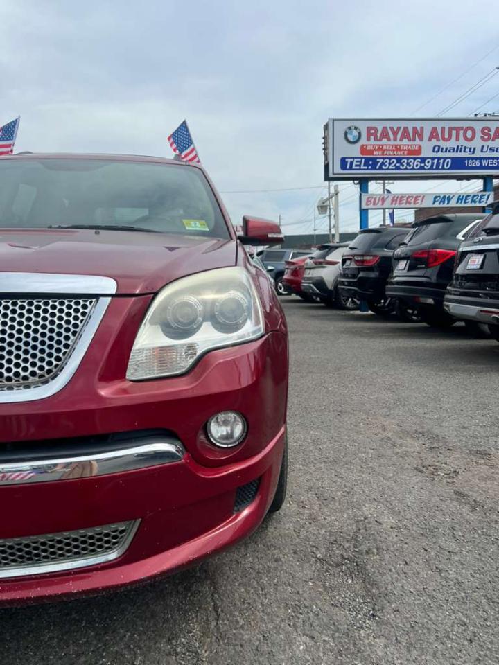 GMC Acadia Denali AWD 2011