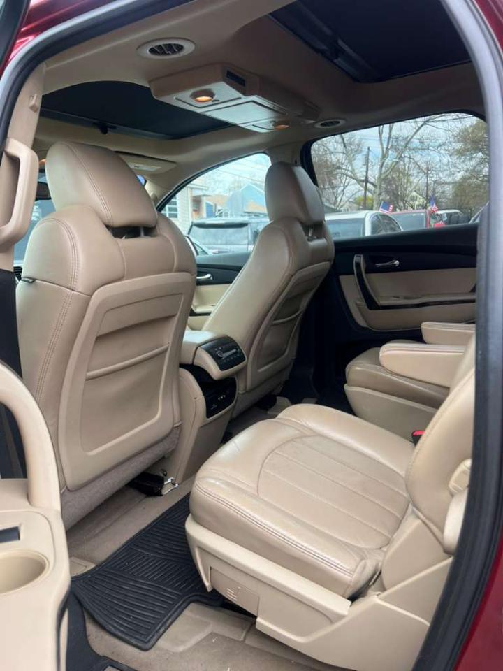 GMC Acadia Denali AWD 2011