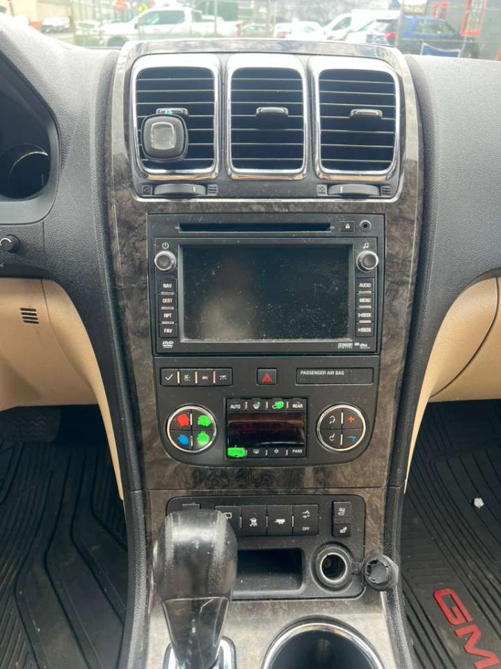 GMC Acadia Denali AWD 2011