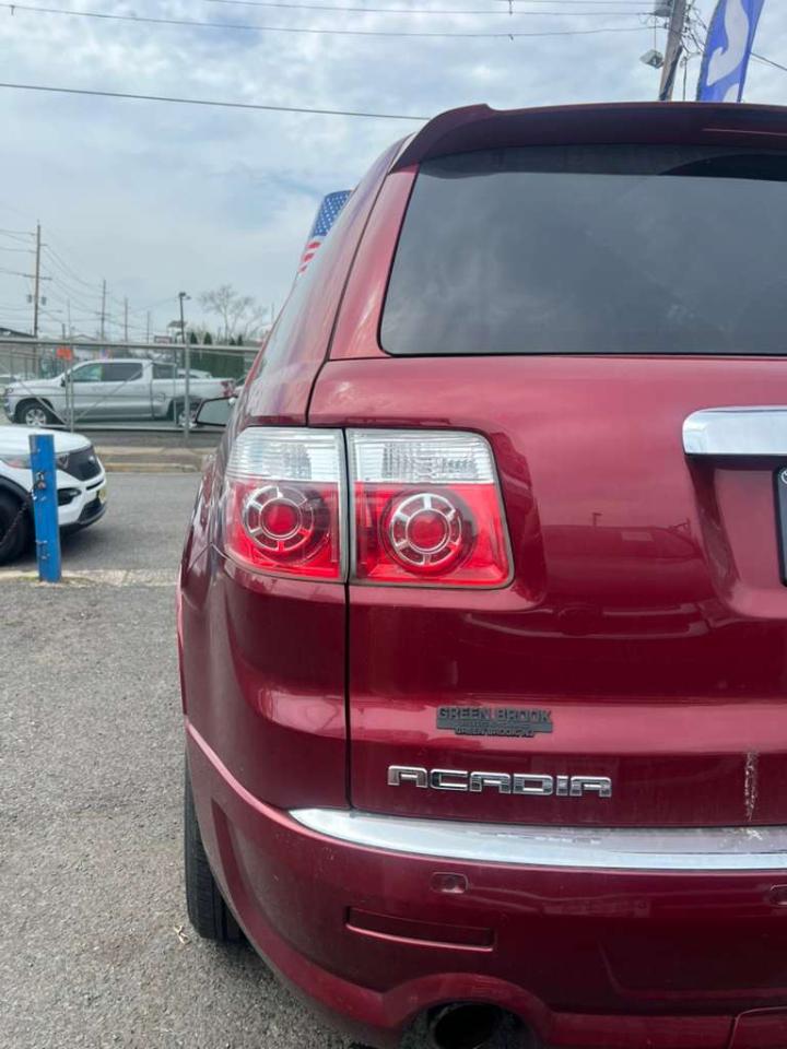 GMC Acadia Denali AWD 2011