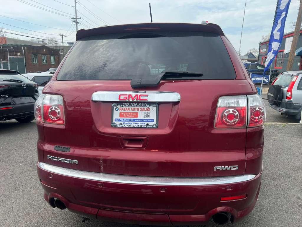 GMC Acadia Denali AWD 2011