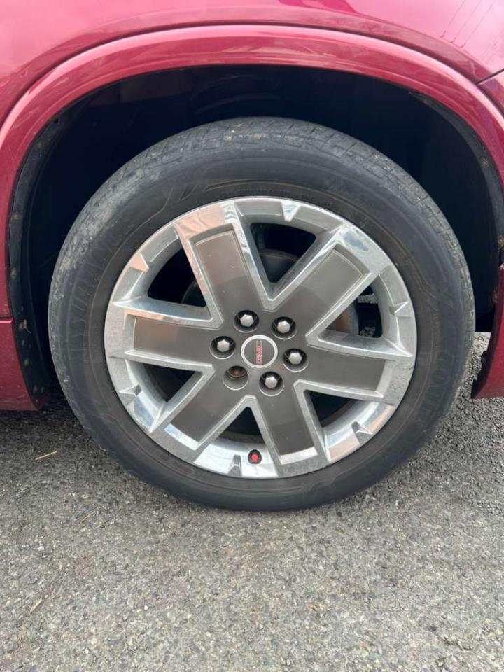 GMC Acadia Denali AWD 2011