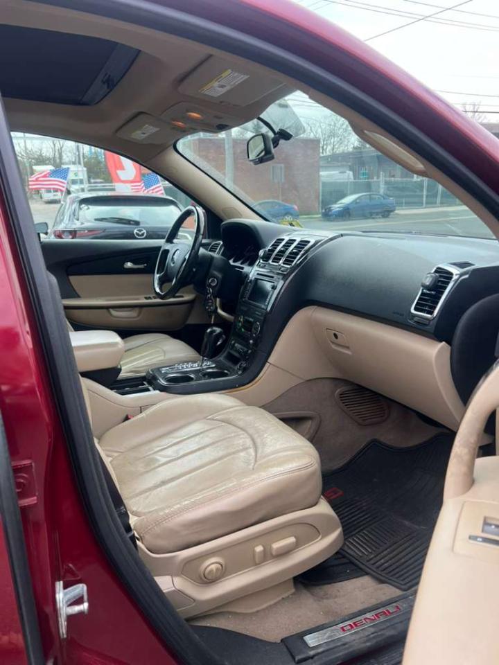 GMC Acadia Denali AWD 2011