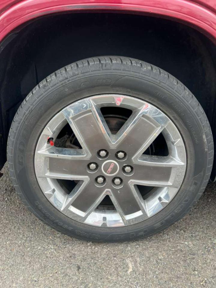 GMC Acadia Denali AWD 2011