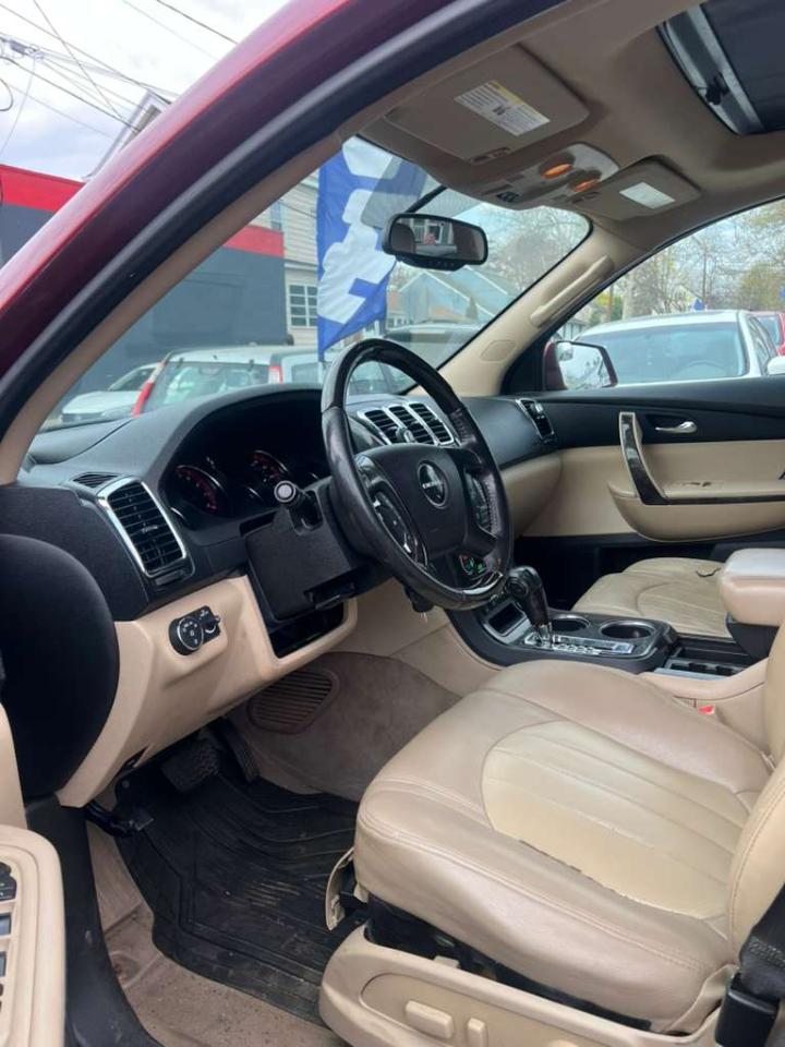 GMC Acadia Denali AWD 2011