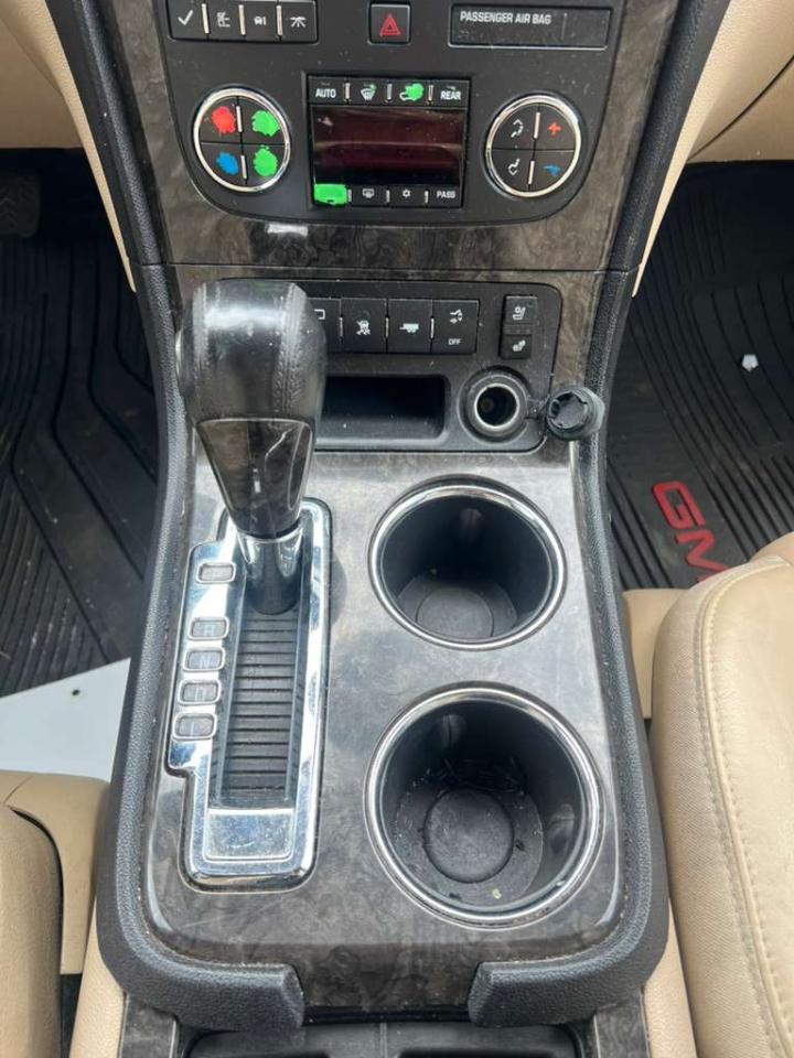 GMC Acadia Denali AWD 2011