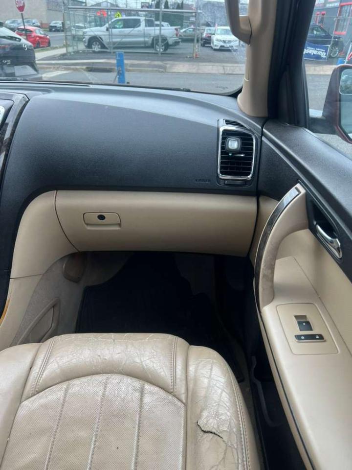 GMC Acadia Denali AWD 2011