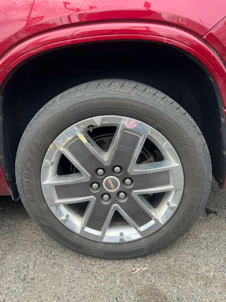 GMC Acadia Denali AWD 2011