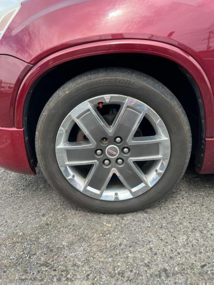 GMC Acadia Denali AWD 2011