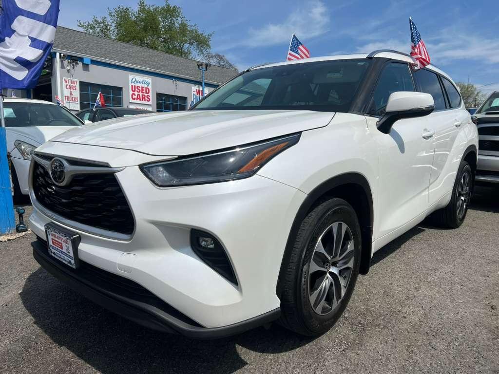 Toyota Highlander XLE AWD V6 2021