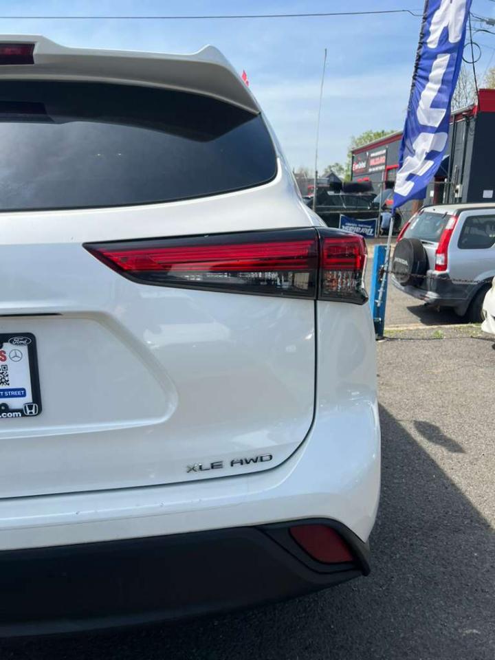 Toyota Highlander XLE AWD V6 2021