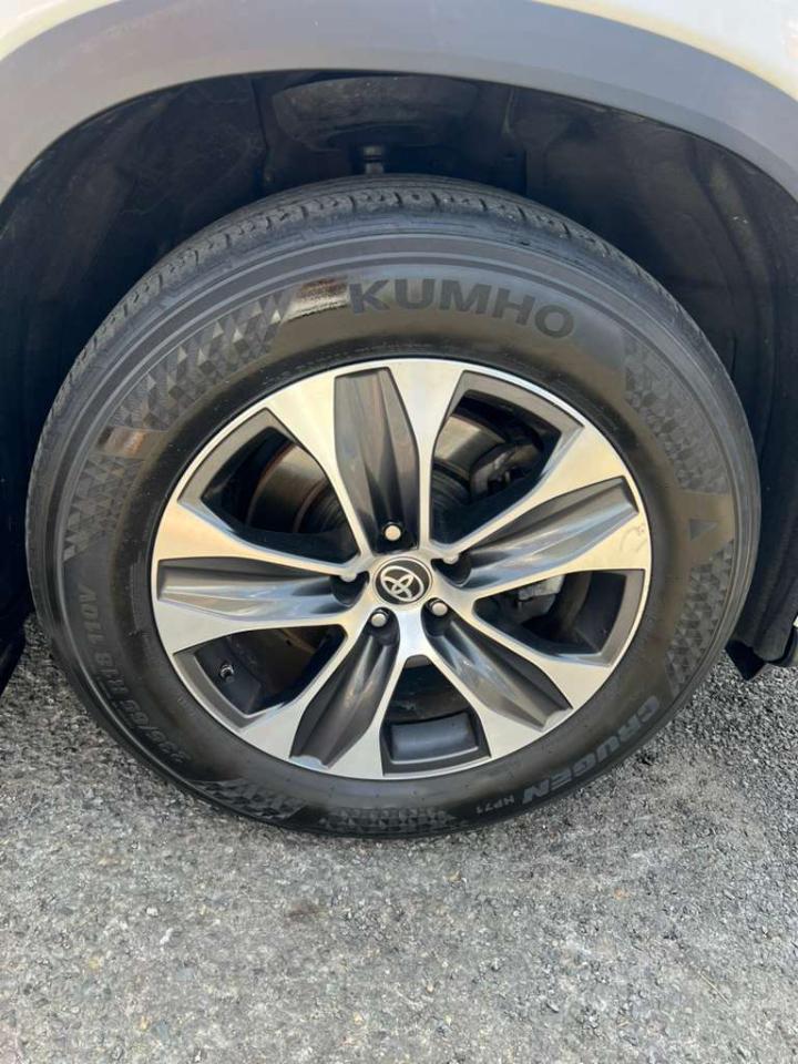 Toyota Highlander XLE AWD V6 2021