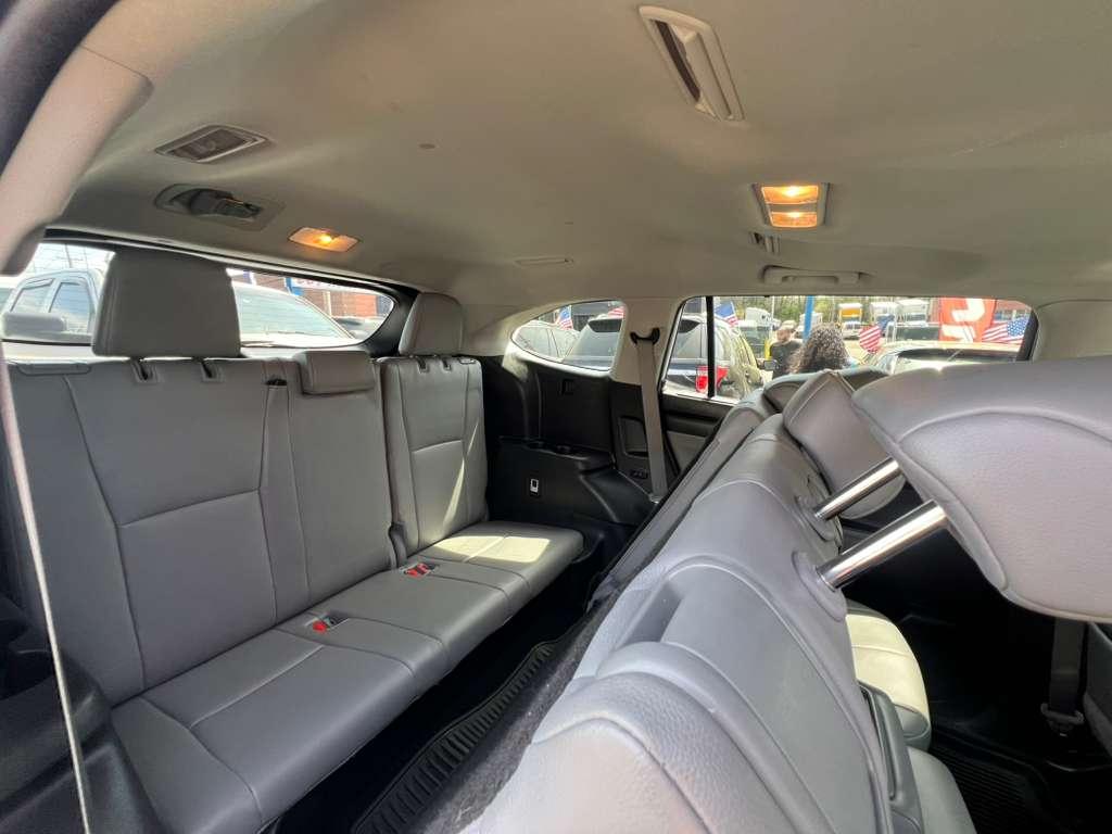 Toyota Highlander XLE AWD V6 2021