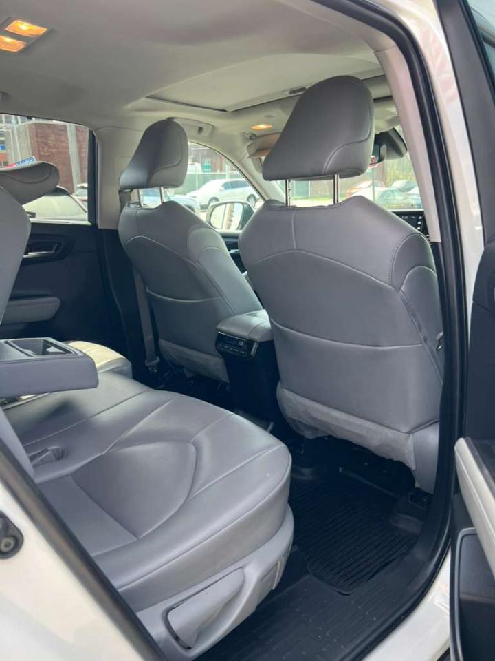 Toyota Highlander XLE AWD V6 2021