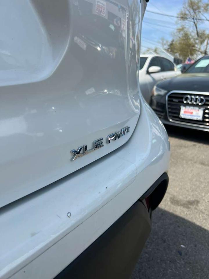 Toyota Highlander XLE AWD V6 2021