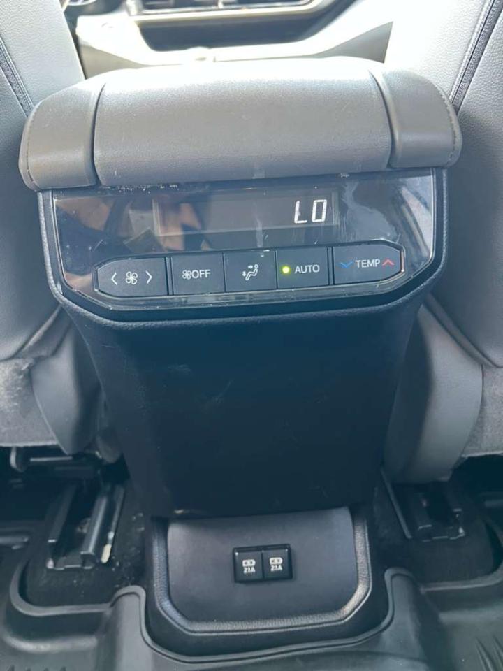 Toyota Highlander XLE AWD V6 2021