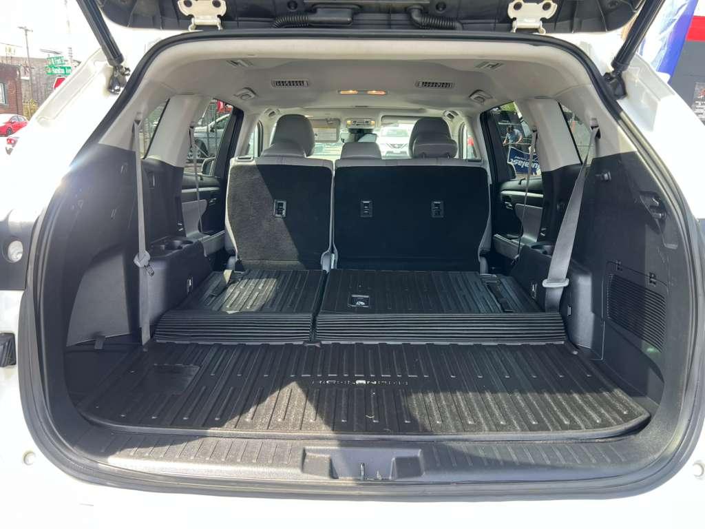 Toyota Highlander XLE AWD V6 2021