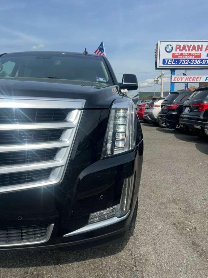 Cadillac Escalade ESV Luxury 4WD 2016