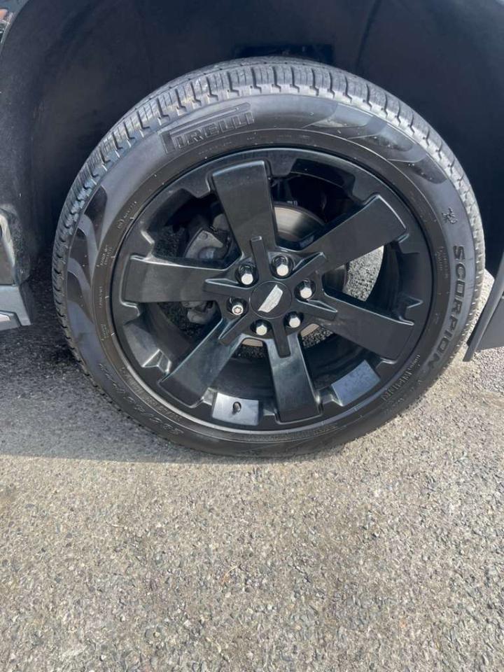 Cadillac Escalade ESV Luxury 4WD 2016