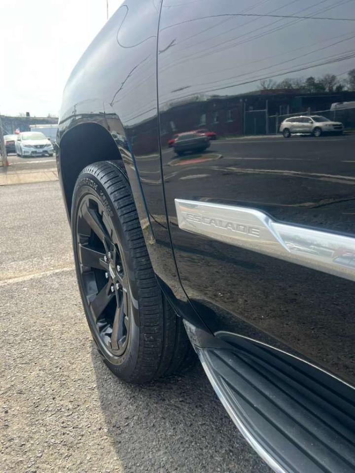 Cadillac Escalade ESV Luxury 4WD 2016