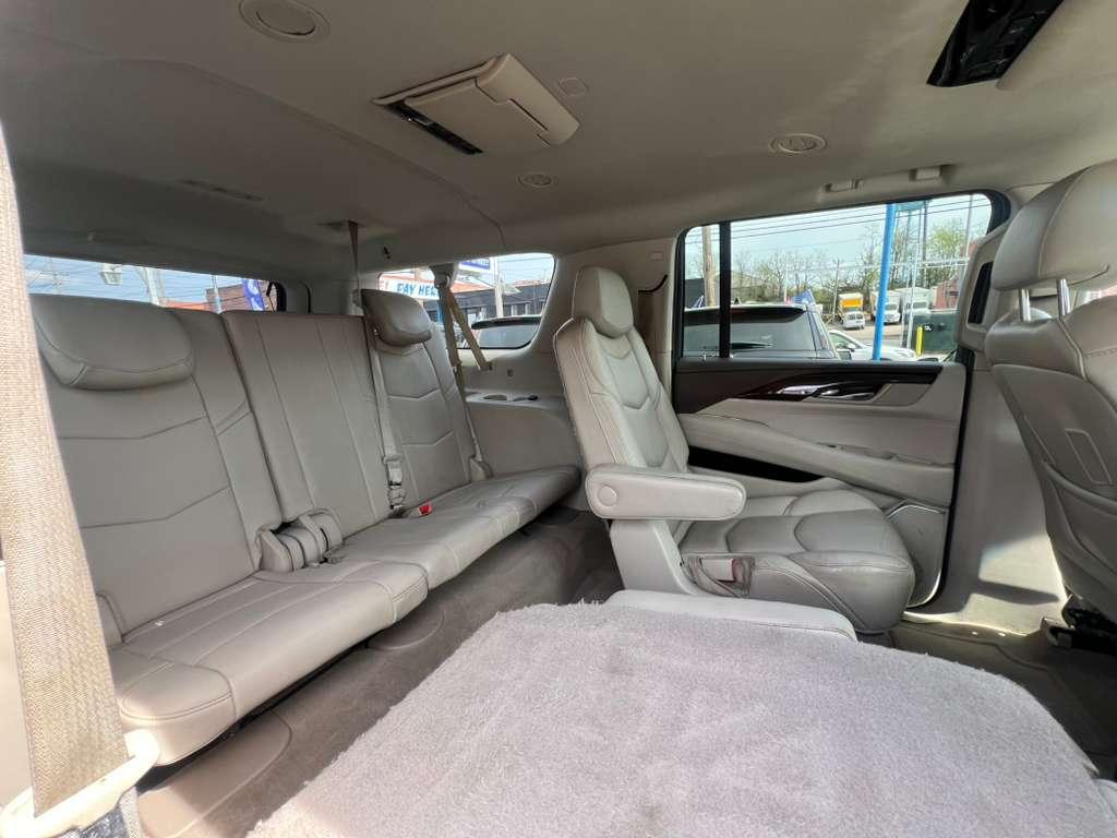Cadillac Escalade ESV Luxury 4WD 2016