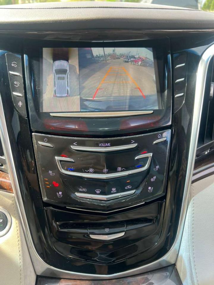 Cadillac Escalade ESV Luxury 4WD 2016