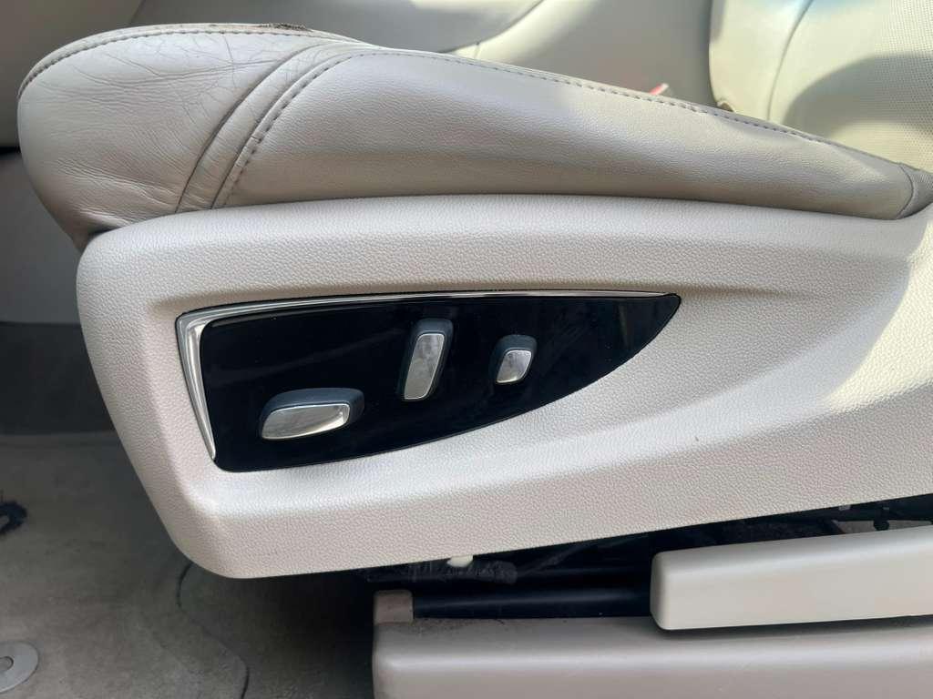 Cadillac Escalade ESV Luxury 4WD 2016