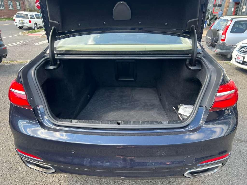 BMW 7-Series 750i xDrive 2016