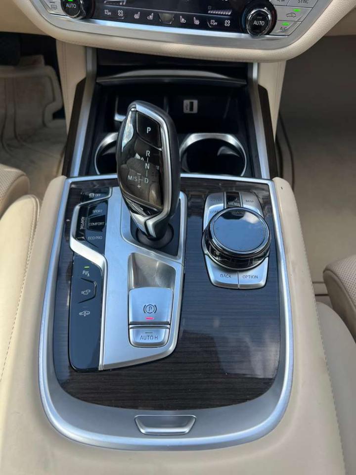 BMW 7-Series 750i xDrive 2016