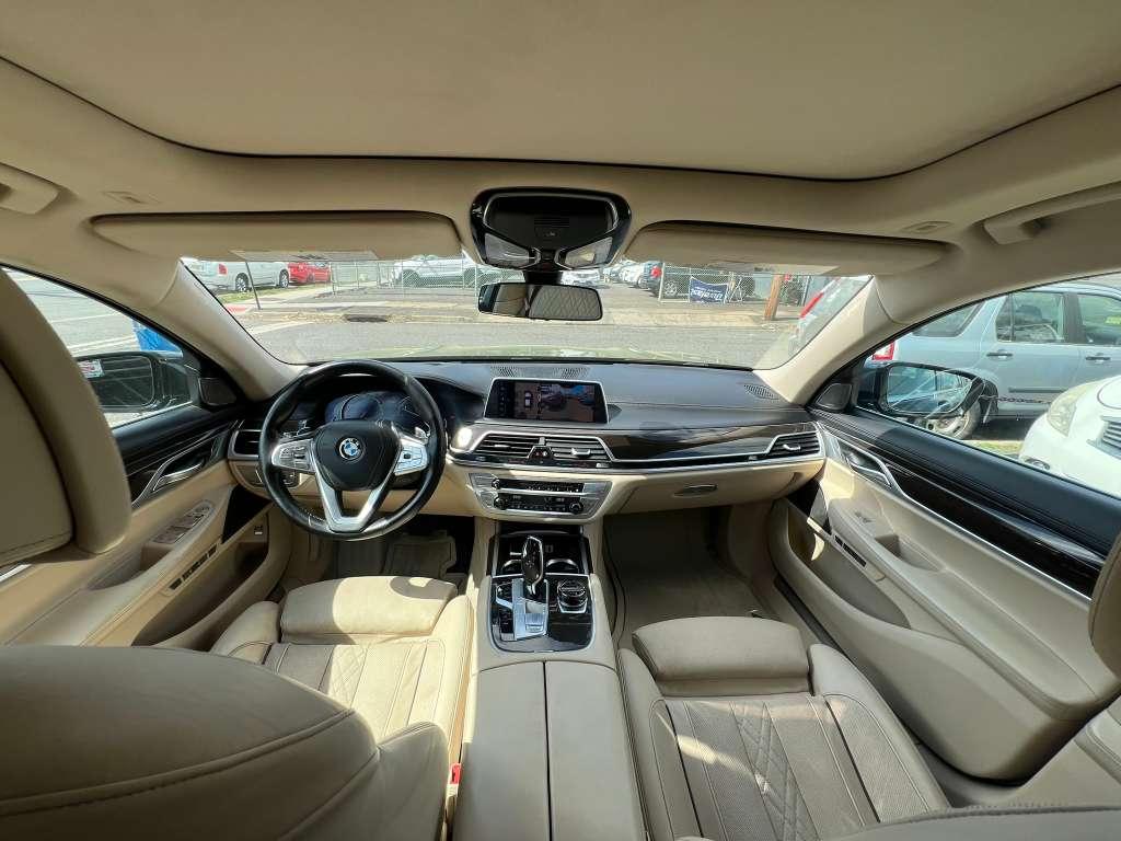 BMW 7-Series 750i xDrive 2016