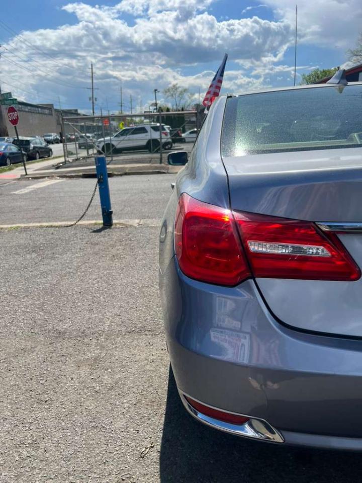 Acura RLX 6-Spd AT 2014