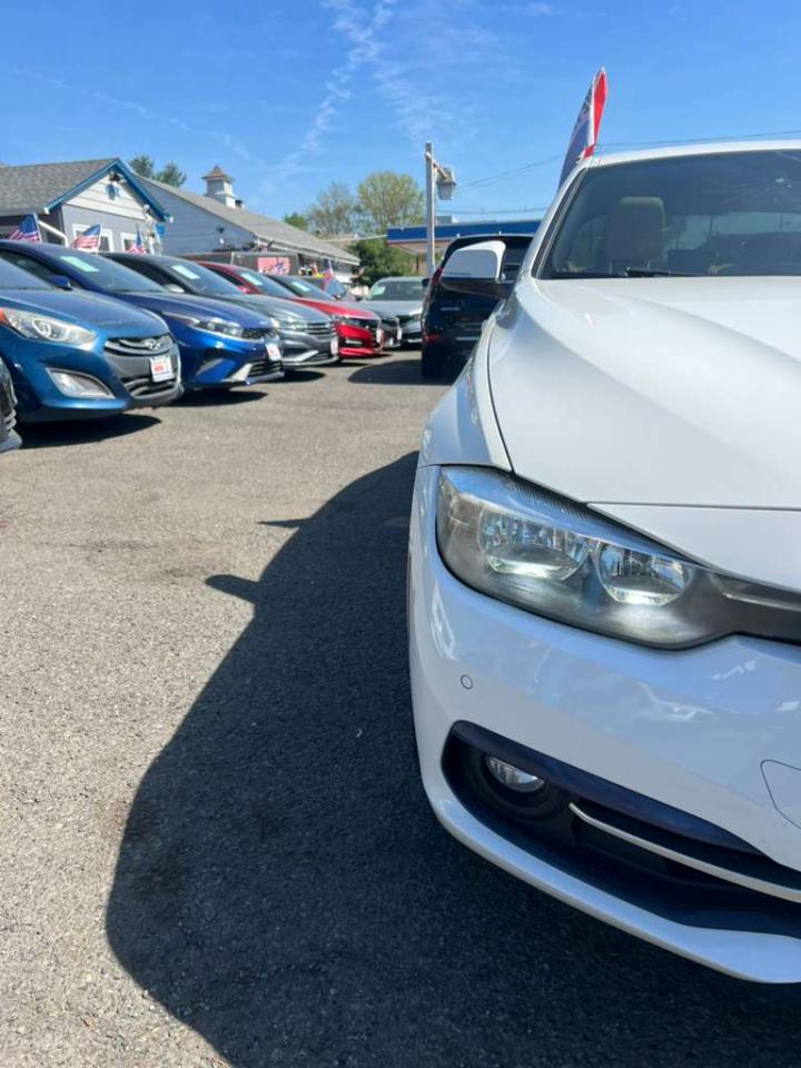 BMW 3-Series 330i SULEV Sedan 2017