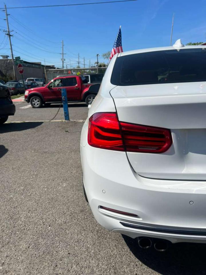 BMW 3-Series 330i SULEV Sedan 2017