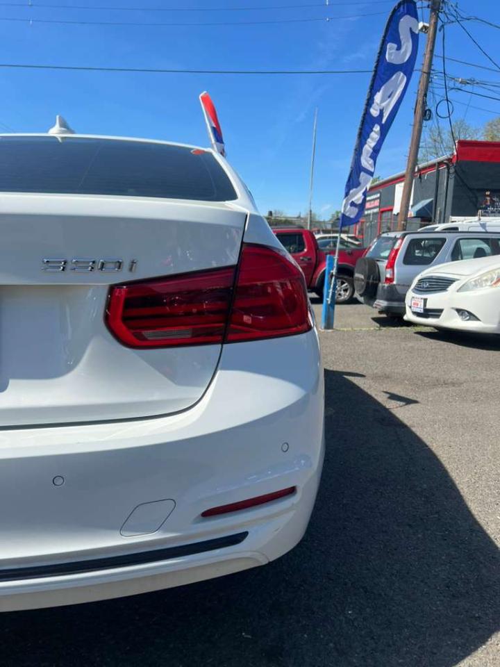 BMW 3-Series 330i SULEV Sedan 2017