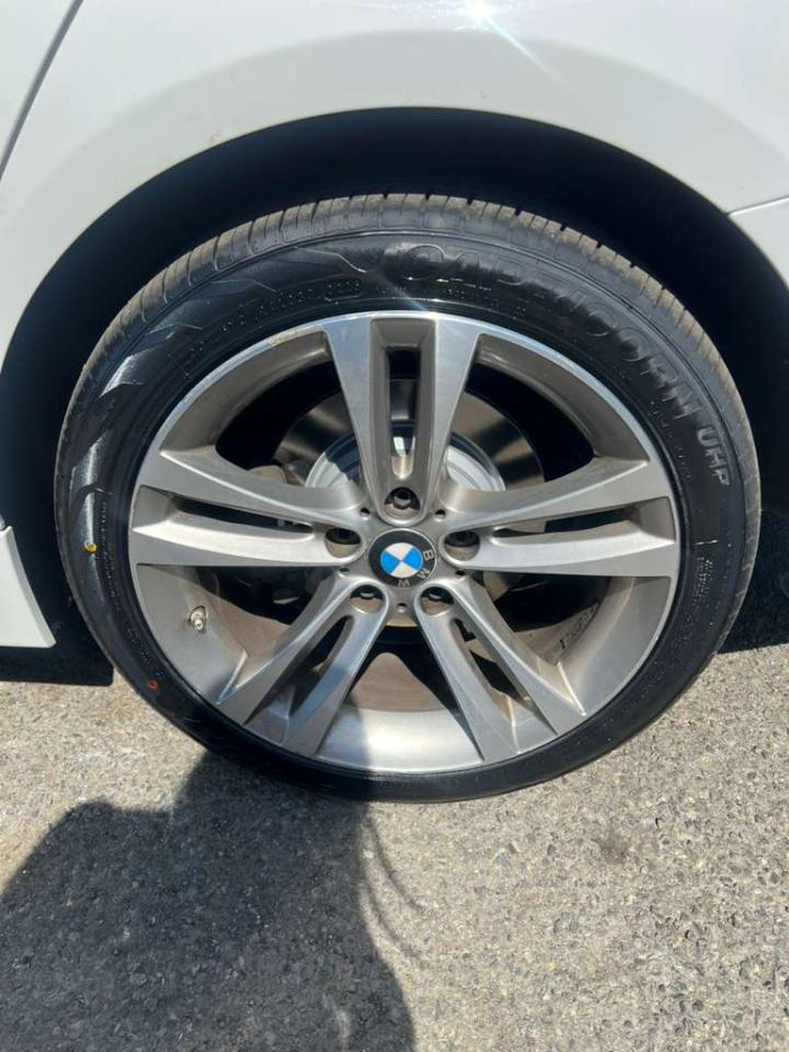 BMW 3-Series 330i SULEV Sedan 2017