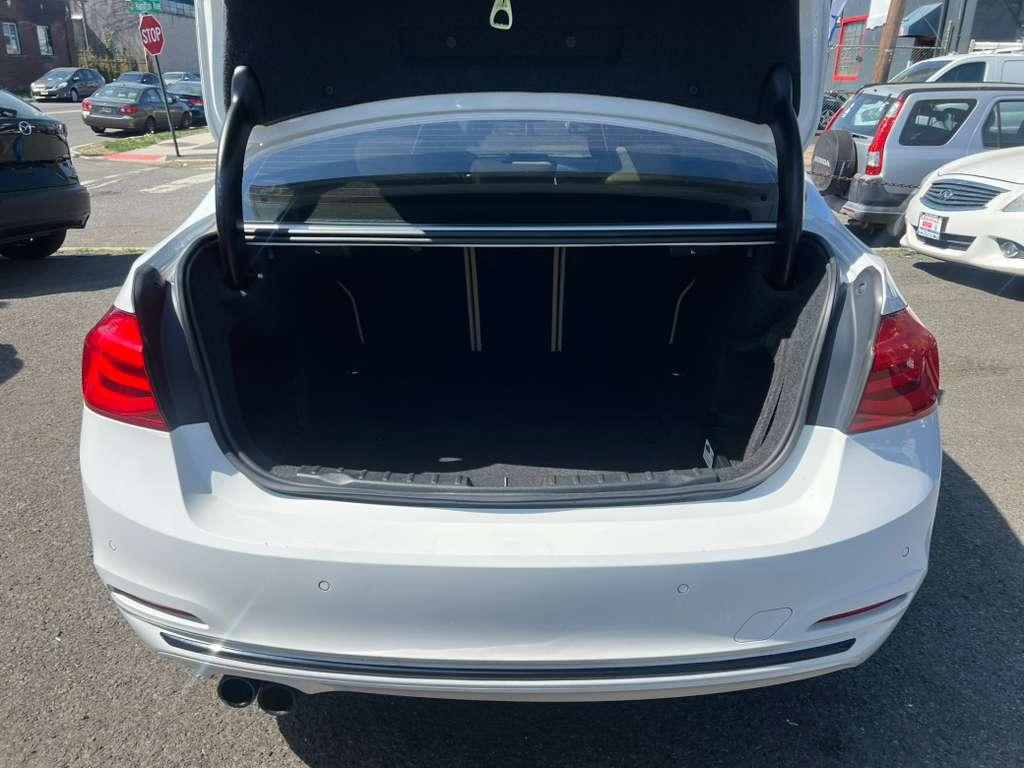 BMW 3-Series 330i SULEV Sedan 2017