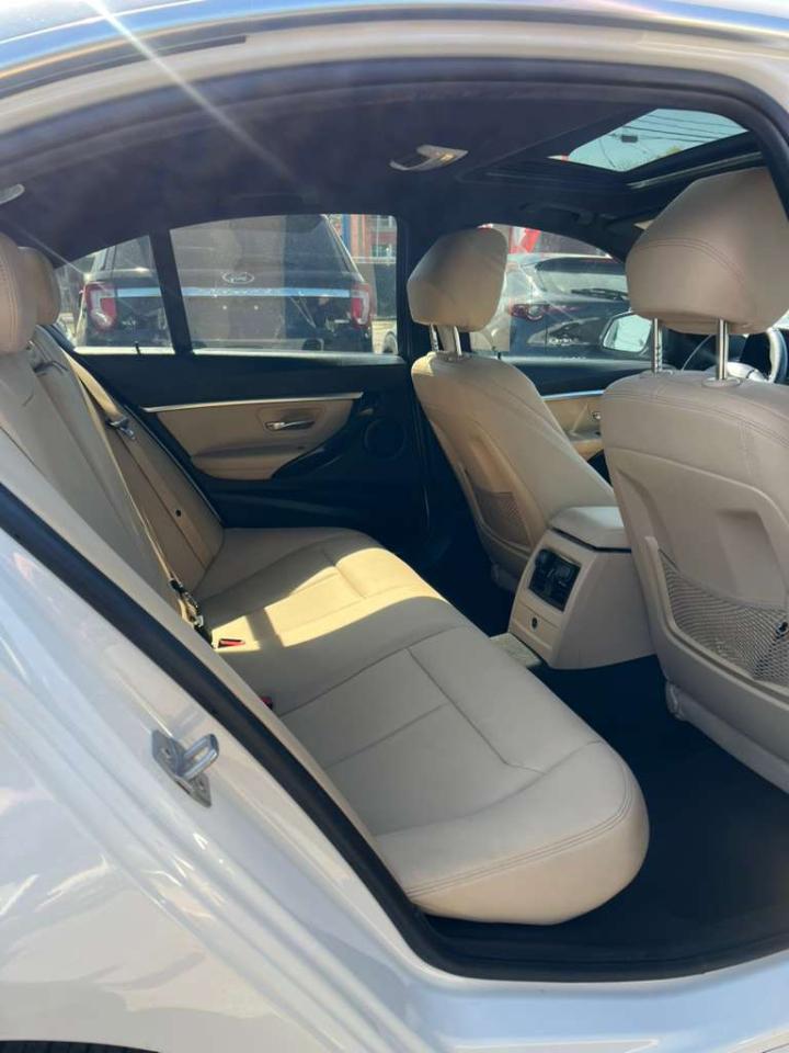 BMW 3-Series 330i SULEV Sedan 2017