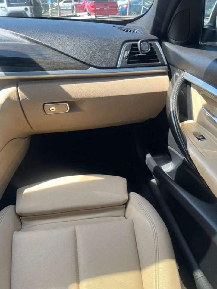 BMW 3-Series 330i SULEV Sedan 2017