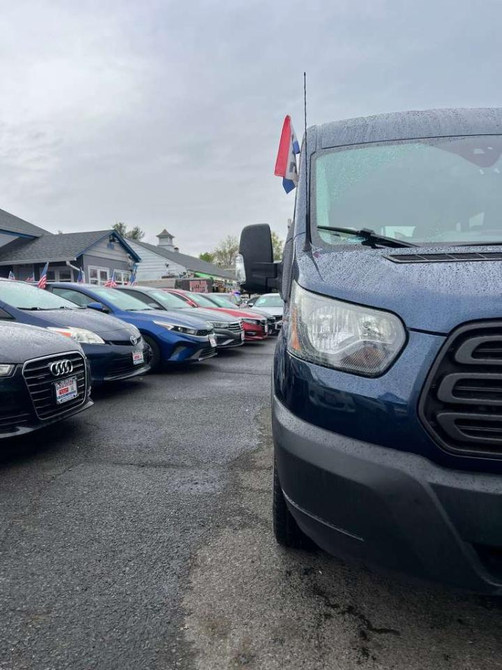 Ford Transit 350 Wagon Med. Roof XL w/Sliding Pass. 148-in. WB 2016