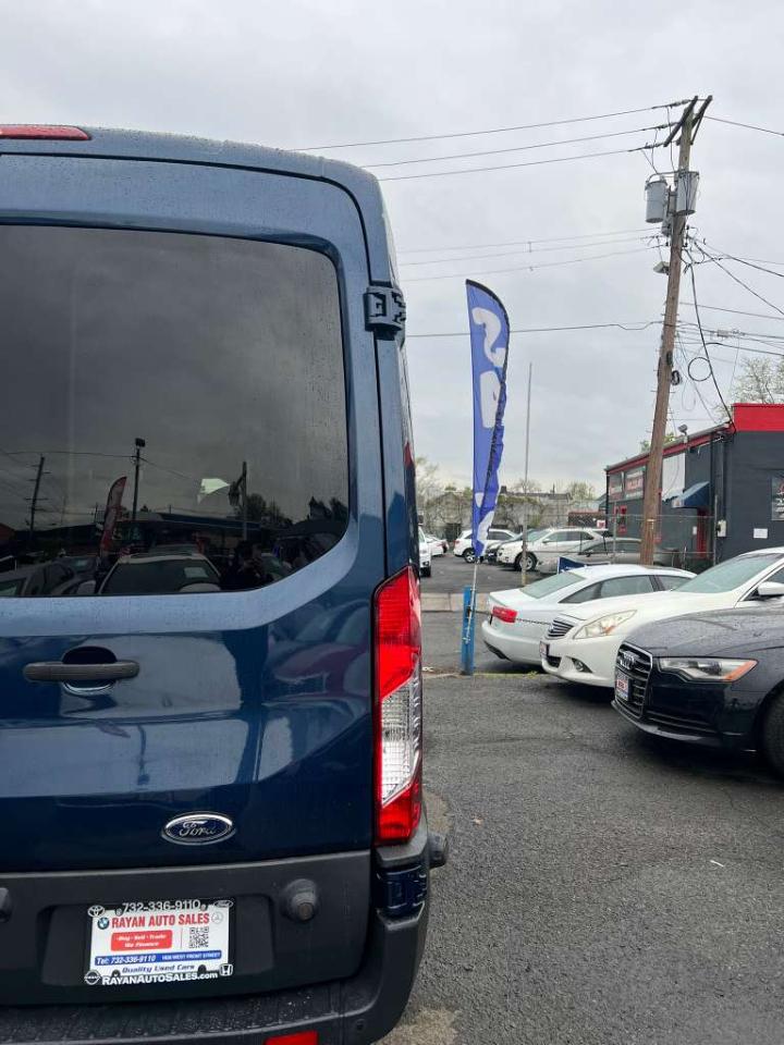 Ford Transit 350 Wagon Med. Roof XL w/Sliding Pass. 148-in. WB 2016