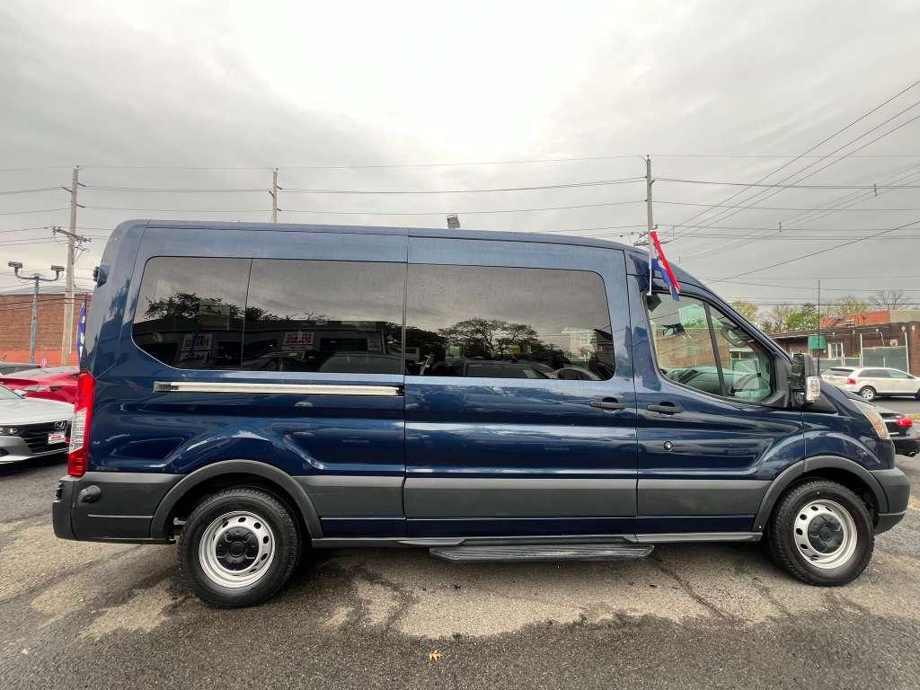 Ford Transit 350 Wagon Med. Roof XL w/Sliding Pass. 148-in. WB 2016