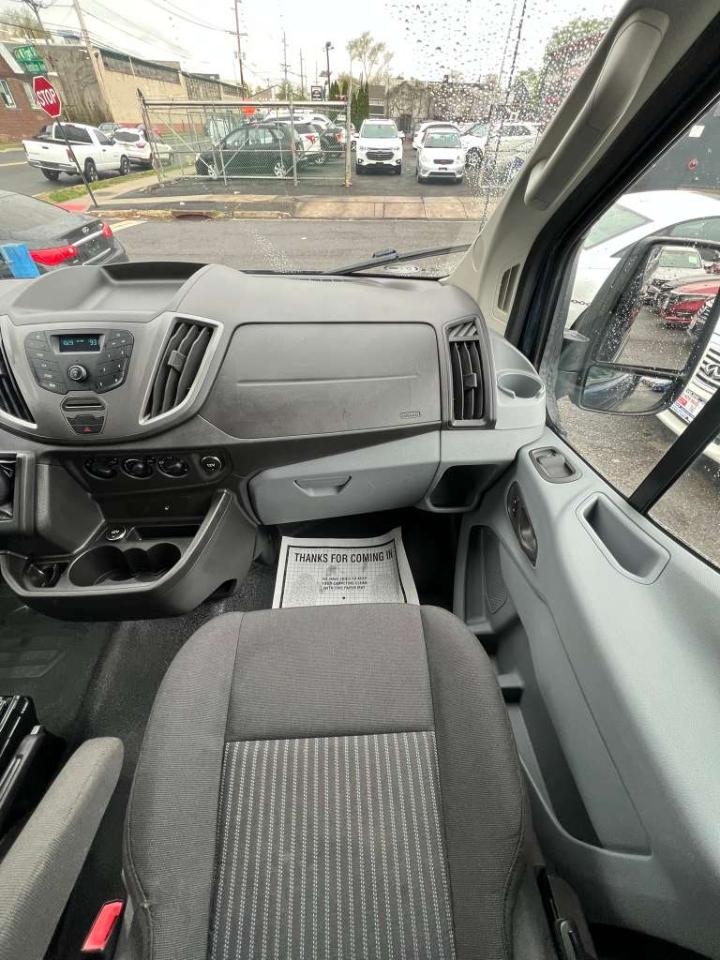 Ford Transit 350 Wagon Med. Roof XL w/Sliding Pass. 148-in. WB 2016