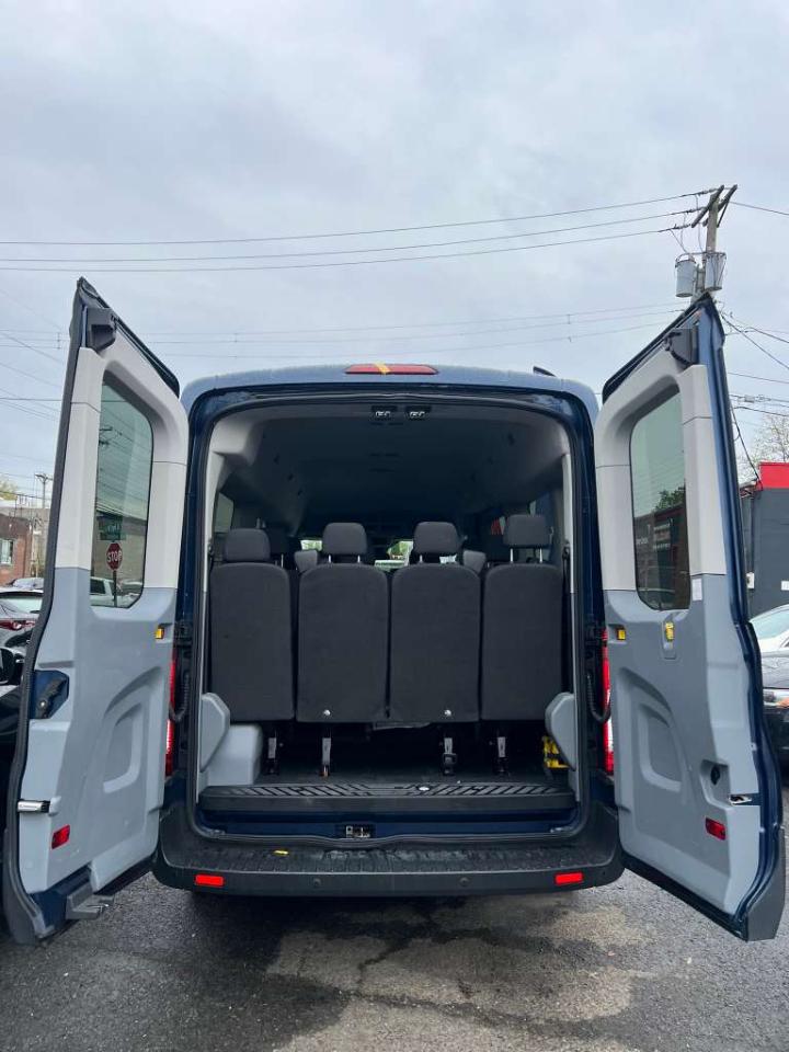 Ford Transit 350 Wagon Med. Roof XL w/Sliding Pass. 148-in. WB 2016